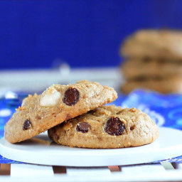 The Best Healthy Chocolate Chip Cookies