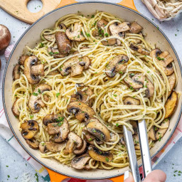 The BEST Mushroom Garlic Spaghetti