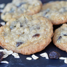 the-best-oatmeal-raisin-cookies-2660309.jpg