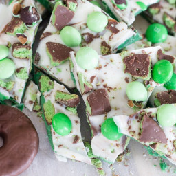 the-luck-of-the-irish-with-this-delicious-leprechaun-bark-2747500.jpg