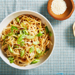 The Peanut-Sesame Sauce for These Chilled Noodles Is Simply Irresistible