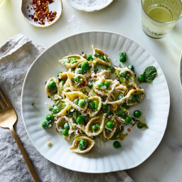 The Springiest Pasta with Green Peas, So Many Alliums, and All the Herbs
