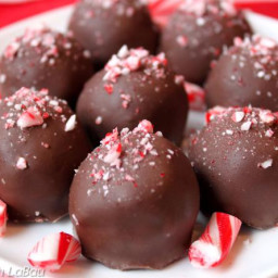 These Candy Cane Truffles Are Chocolate and Mint in One Treat