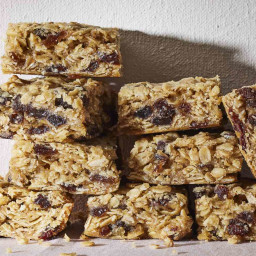 These Oatmeal-Raisin Bars Are a Super-Easy Treat Everyone Loves