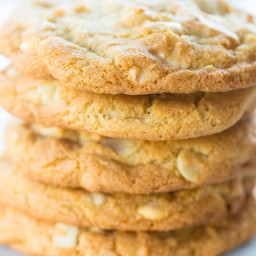 Thick and Chewy White Chocolate Chip Macadamia Nut Cookies