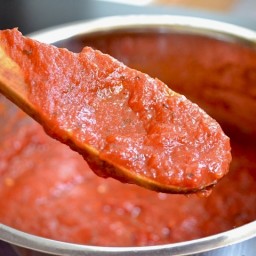thick and rich pizza sauce