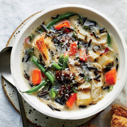 This Hearty Chicken and Wild Rice Soup Has Just 311 Calories