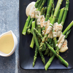 This No-Fuss Hollandaise Sauce Has 70% Less Saturated Fat