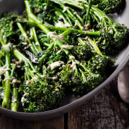 This Pan-Roasted Broccolini Recipe Delivers Big Flavors In Just 15 Minutes
