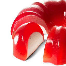 This Strawbery Gelatin Dessert Has A Special Surprise On The Inside