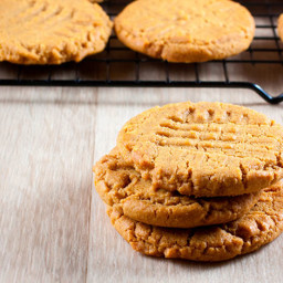 Three Ingredient Peanut Butter Cookies 🥘