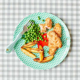 Toddler recipe: Salmon fish fingers with chunky chips
