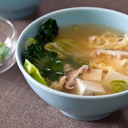 tofu-and-mushroom-miso-soup-1234571.jpg