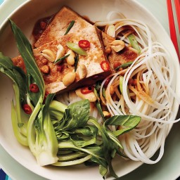 tofu-with-baby-bok-choy-and-rice-noodles-1467195.jpg
