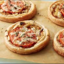 Tomato and goat cheese tarts