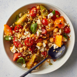 Tomato Salad With Chickpeas and Feta