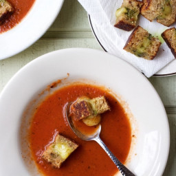 Tomato Soup With Grilled Havarti Cheese Croutons