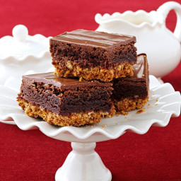Triple-Layer Pretzel Brownies Recipe