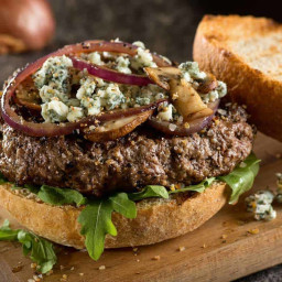 Try The Best and Tastiest Blue Cheese Burger Recipe Now!