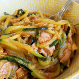 Tuna and Zucchini Noodles in Spicy Asian Peanut Sauce