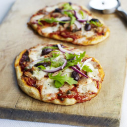 tuna-olive-and-rocket-pizzas-1209702.jpg