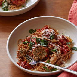 Turkey Meatballs with Quick And Spicy Tomato Sauce and Whole-Wheat Spaghett