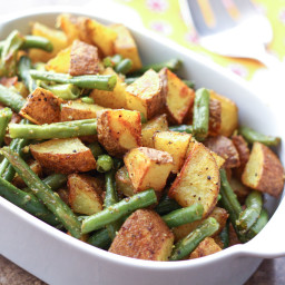turmeric-roasted-potatoes-with-green-beans-2028690.jpg