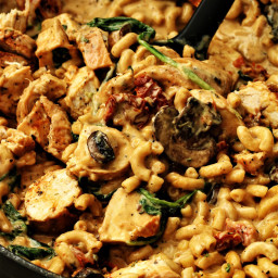 Tuscan Chicken Mac and Cheese with Mushrooms