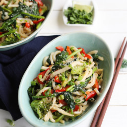 Udon Noodle Stir Fry with Spinach and Broccoli
