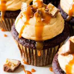 Ultimate Snickers Cupcakes
