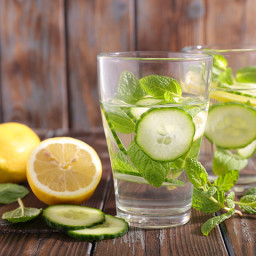 The 10-Day Tummy Tox Water