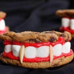 Vampire teeth cookies