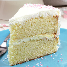 Vanilla Cake with Whipped Cream Cheese Frosting