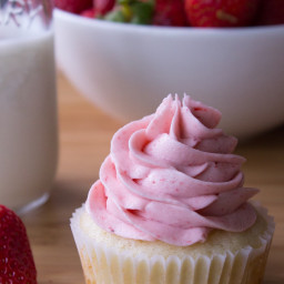 Vanilla Cupcakes with Fresh Strawberry Buttercream