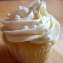 vanilla-vanilla-cupcakes-1590935.png