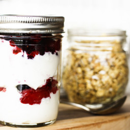 Vanilla Yogurt and Berry Parfait | Make Ahead Mondays