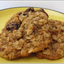 Vanishing oatmeal cookies (mom)