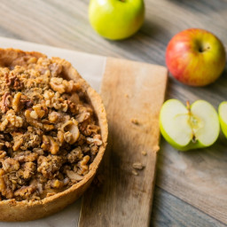 Vegan and Gluten-Free Apple Pie With Oat-Walnut Crumble Topping