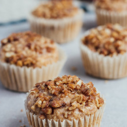 Vegan Apple crumb muffins