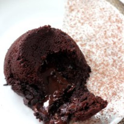 vegan-chocolate-lava-cake-2144648.jpg