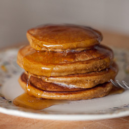 Vegan Gingerbread Protein Pancakes