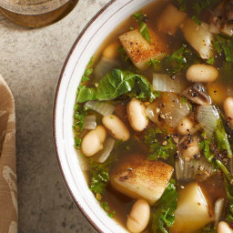 Vegan Minestrone Soup with Potatoes and Kale