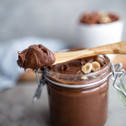 Vegan Nutella with only 2 INGREDIENTS!