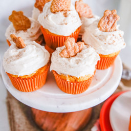 Vegan Pumpkin Cupcakes with Pumpkin Spice Frosting