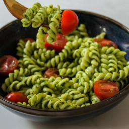 Vegan spinach pesto pasta