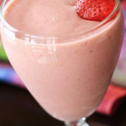 Vegan Strawberry Oatmeal Breakfast Smoothie Recipe