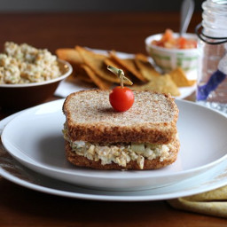 Vegan tuna salad sandwiches (Made with chickpeas!)
