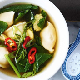 Vegetable and dumpling short soup
