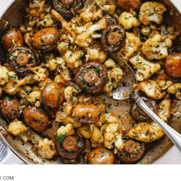 vegetarian recipes Garlic Mushrooms Cauliflower Skillet