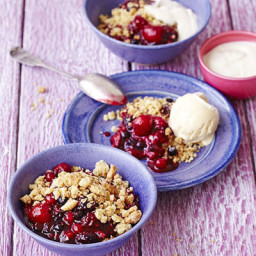Very-berry oat crumble